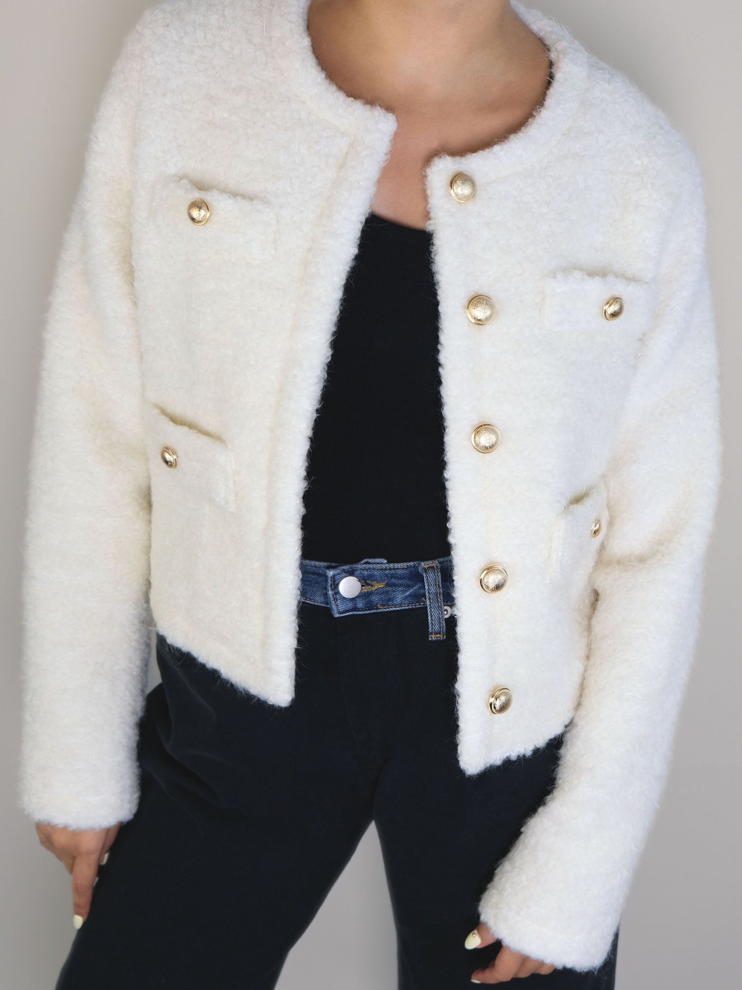 CREME BOUCLE SHORT BLAZER