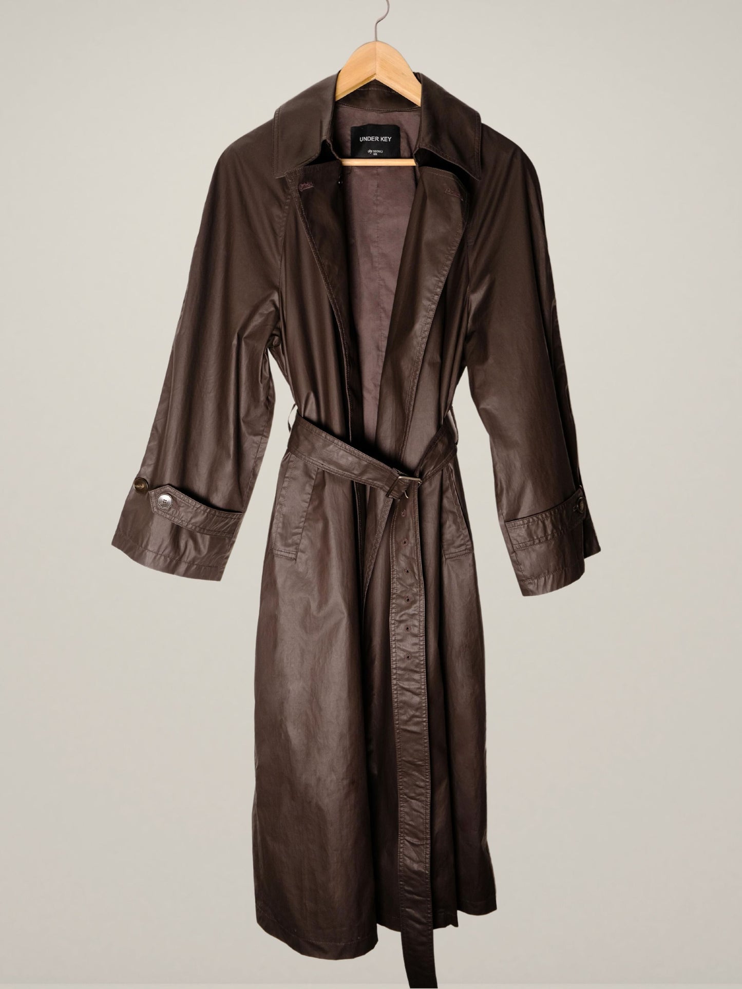 WET LOOK COATED TRENCH