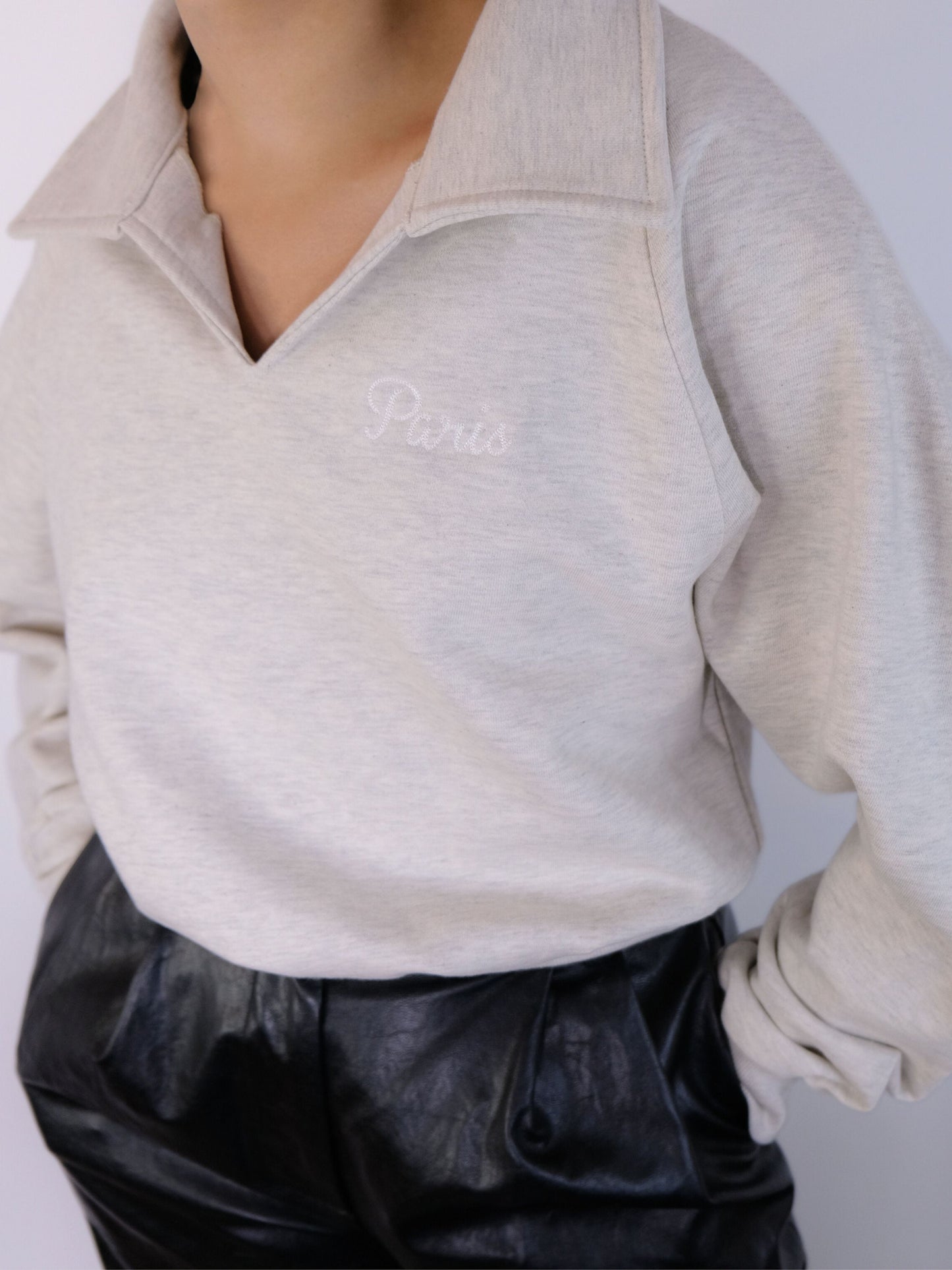 V NECK BASIC SWEAT WITH COLLAR