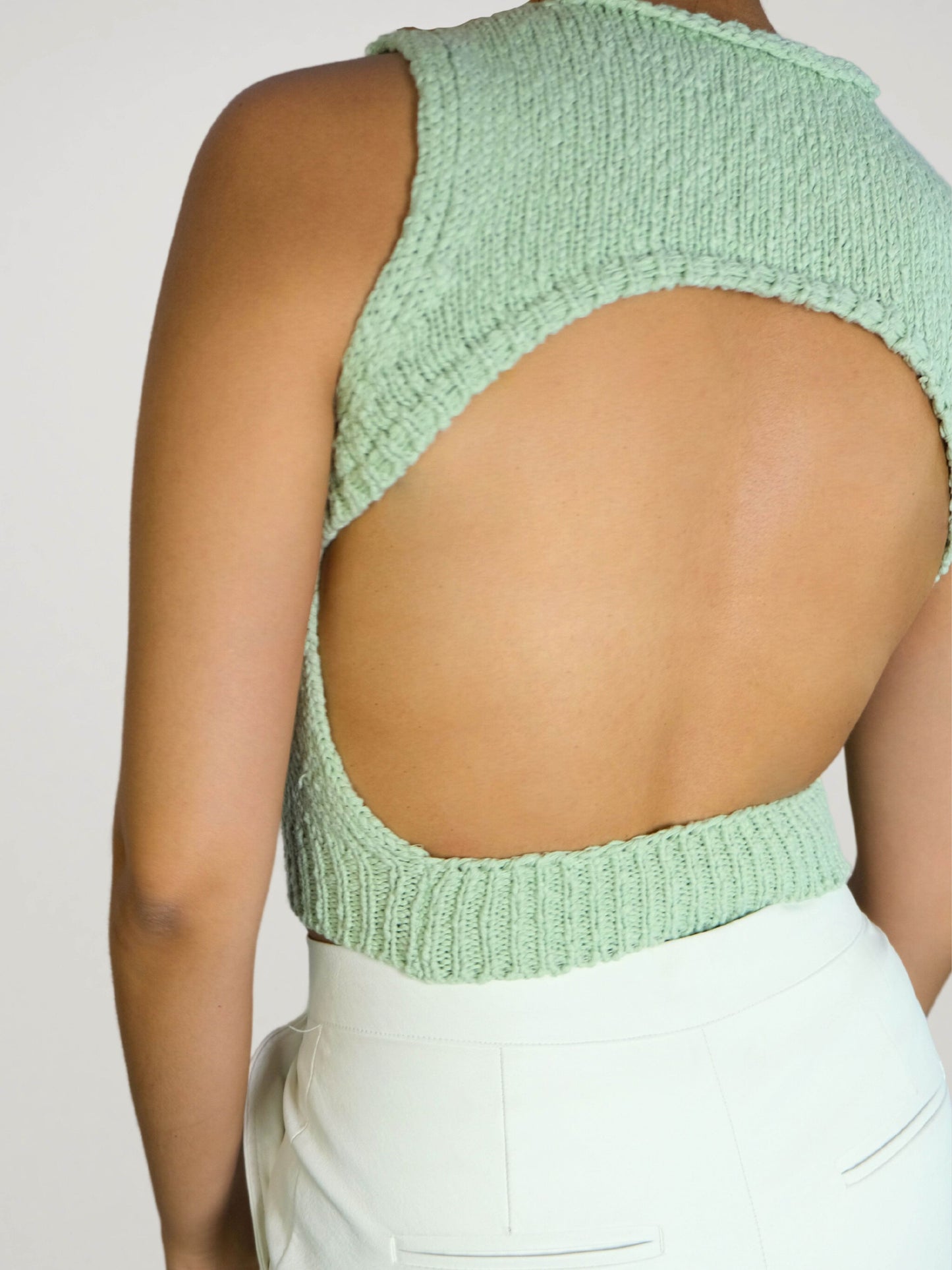 OPEN BACK KNITTED TOP