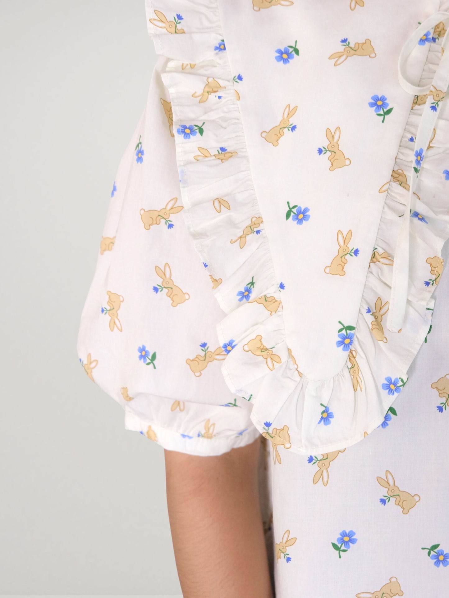 CHASING RABBITS OVERSIZED COLLAR SHIRT
